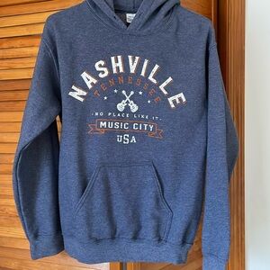 Gildan Brand  Size Small sweat shirt in blue m, no beading